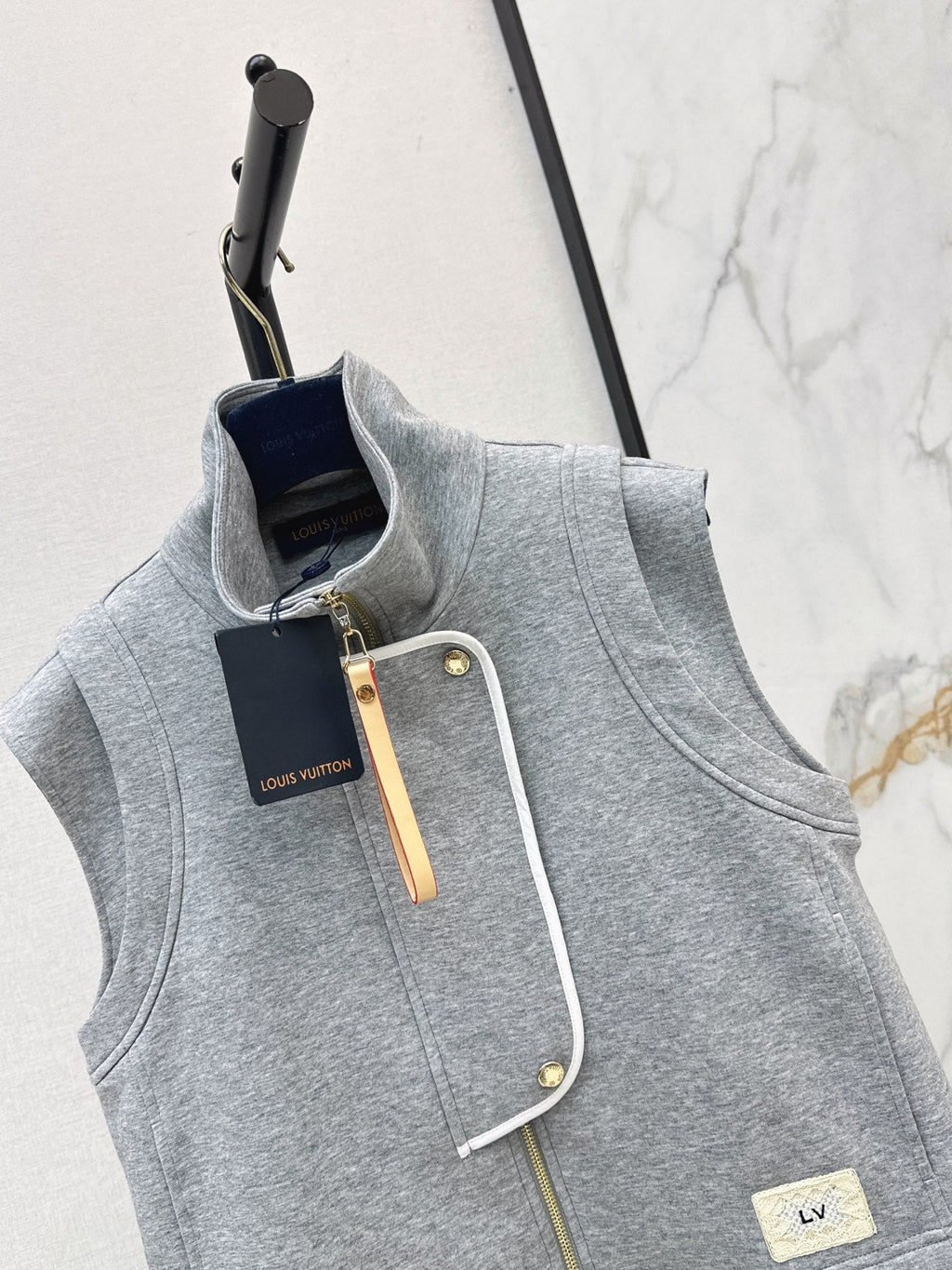 26 Early Autumn New Vest