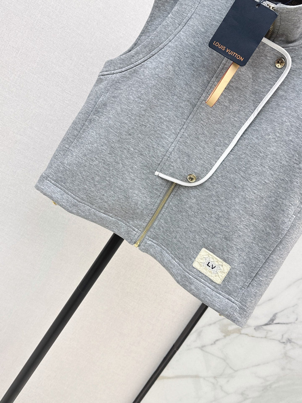 26 Early Autumn New Vest