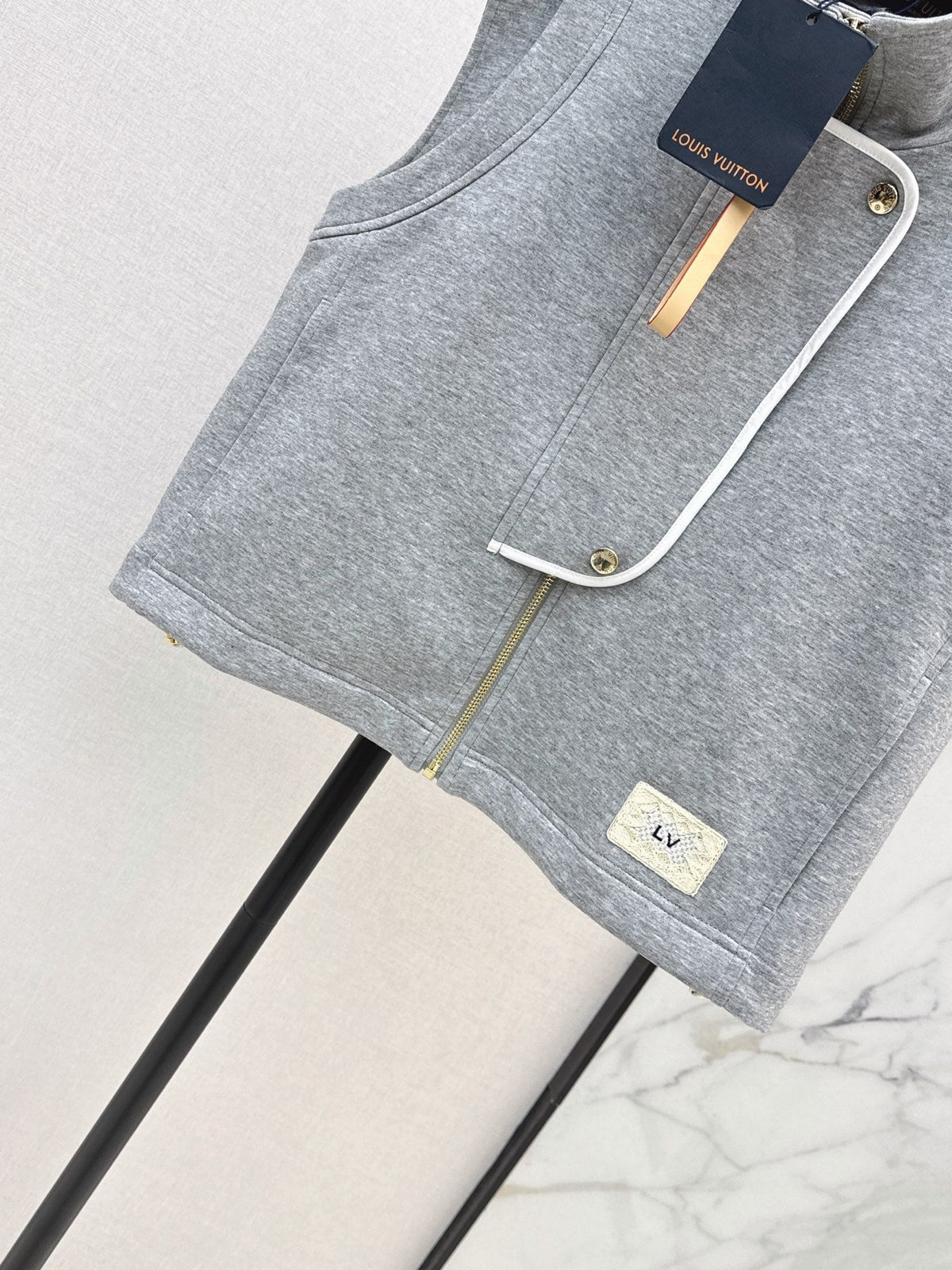 26 Early Autumn New Vest