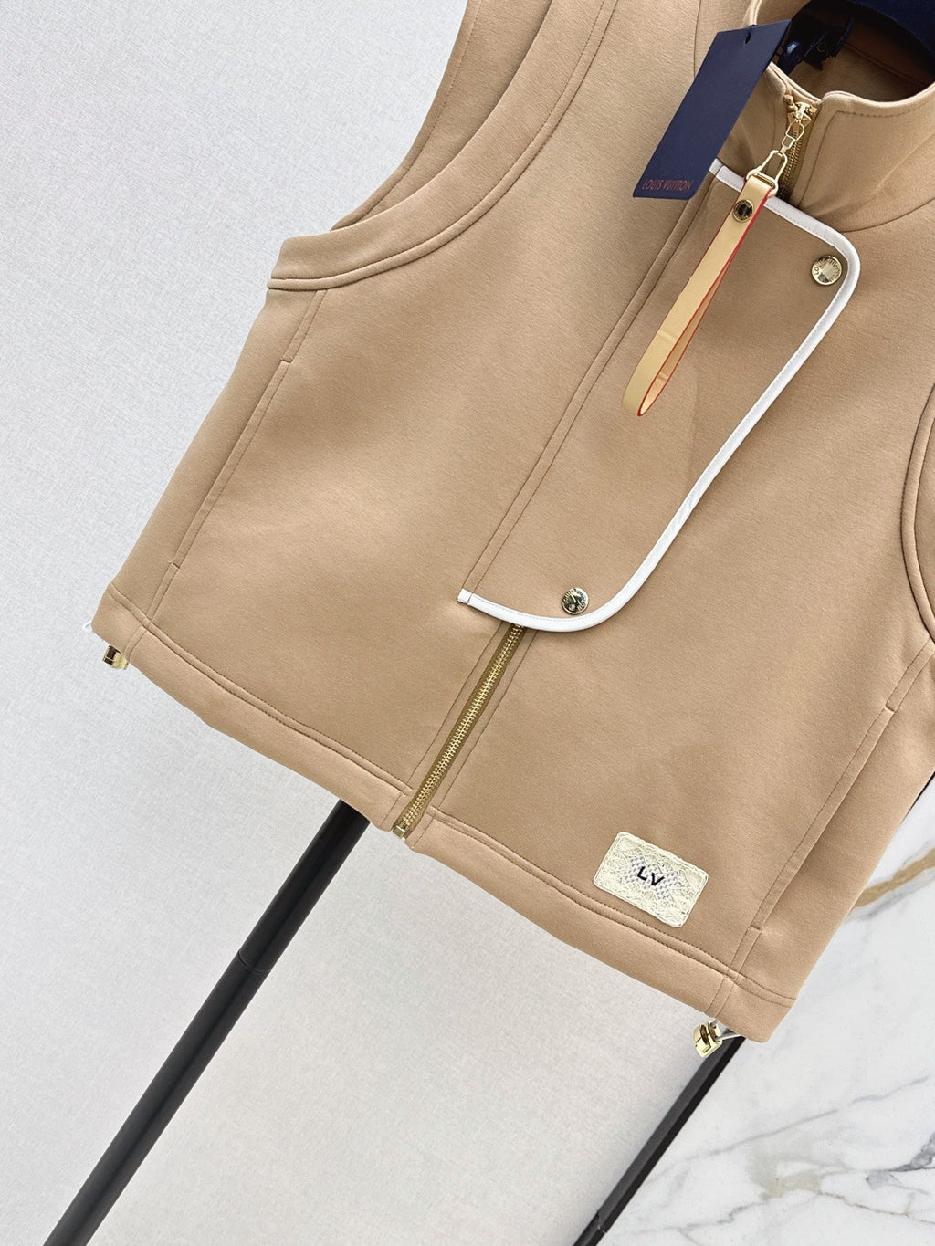 26 Early Autumn New Vest