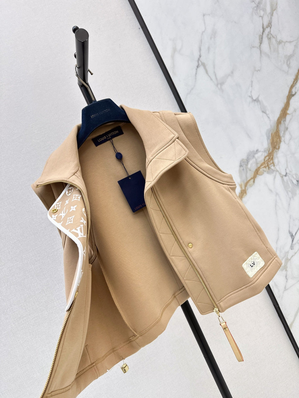 26 Early Autumn New Vest