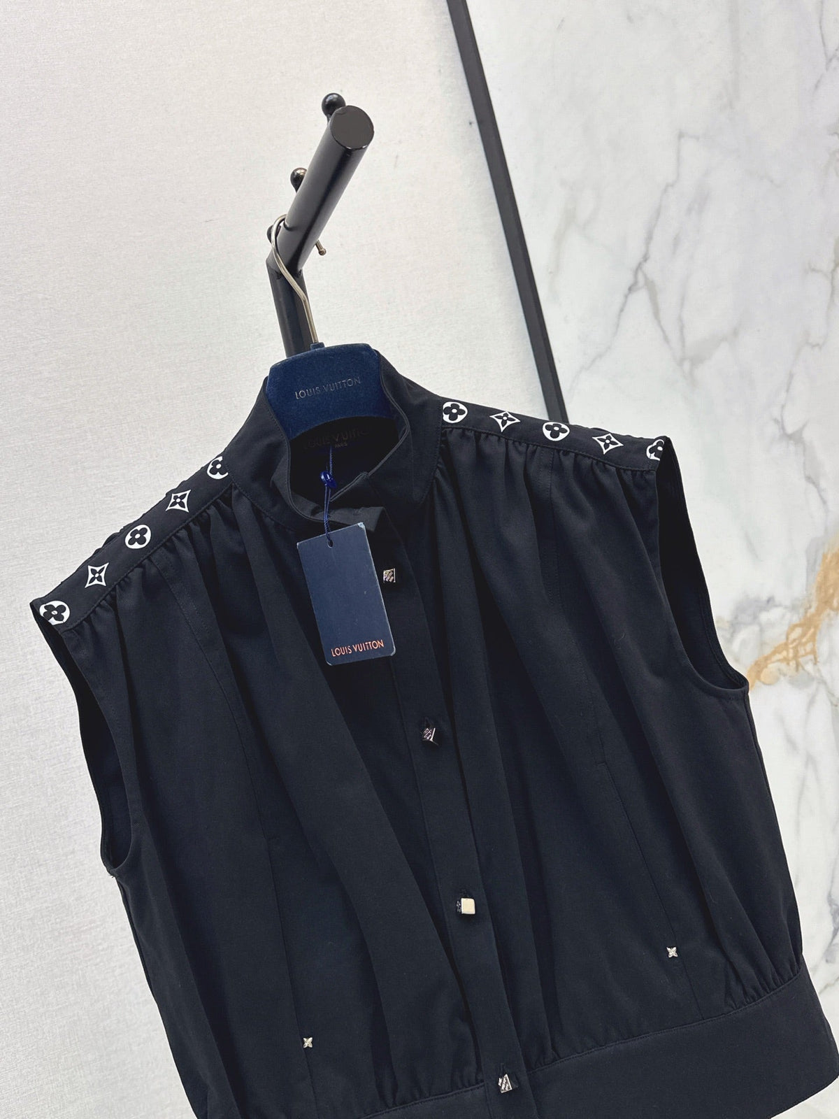 26 Early Autumn New Vest