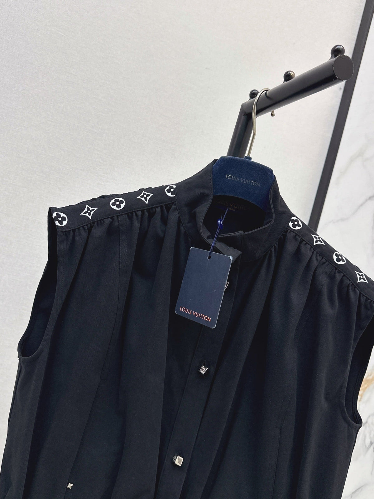 26 Early Autumn New Vest
