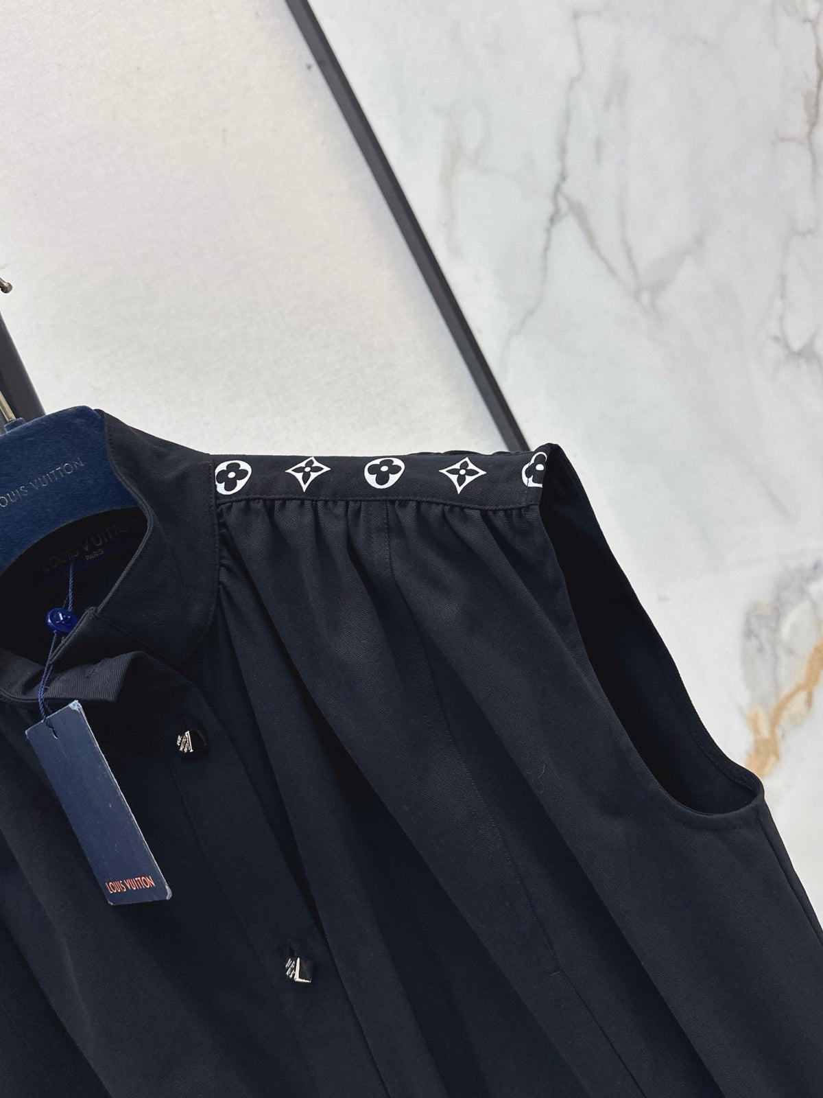 26 Early Autumn New Vest