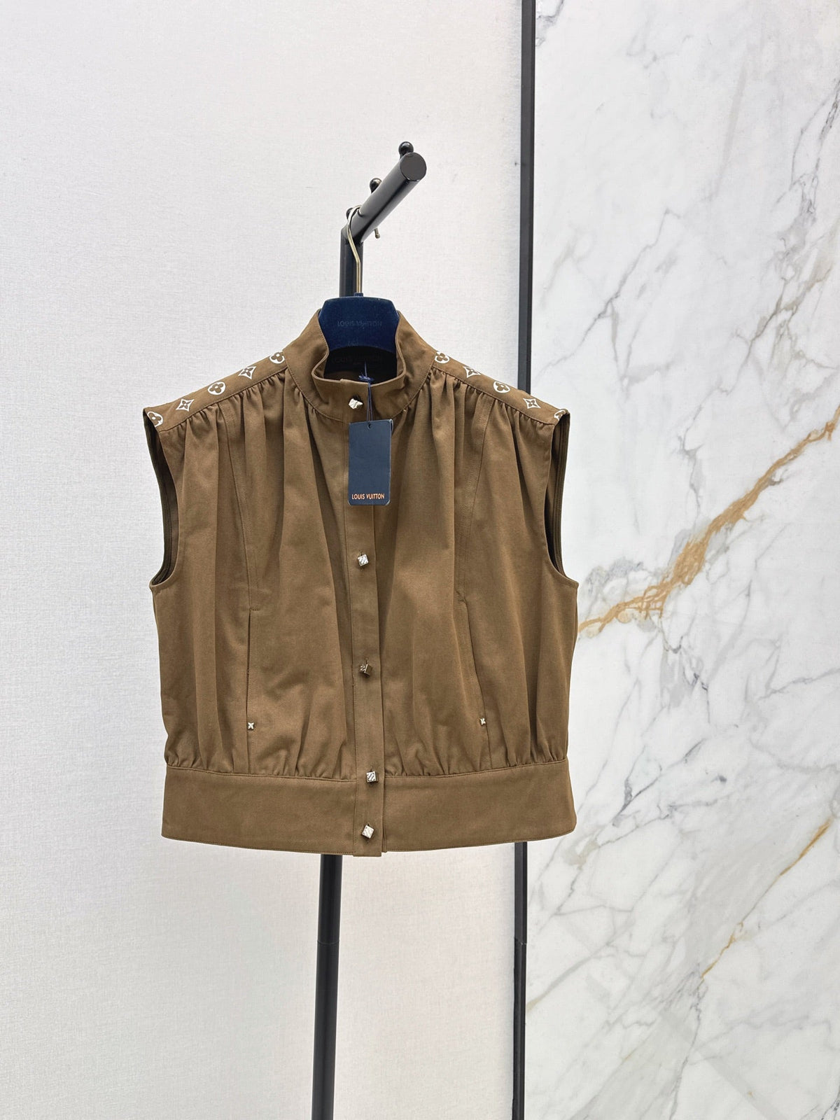 26 Early Autumn New Vest