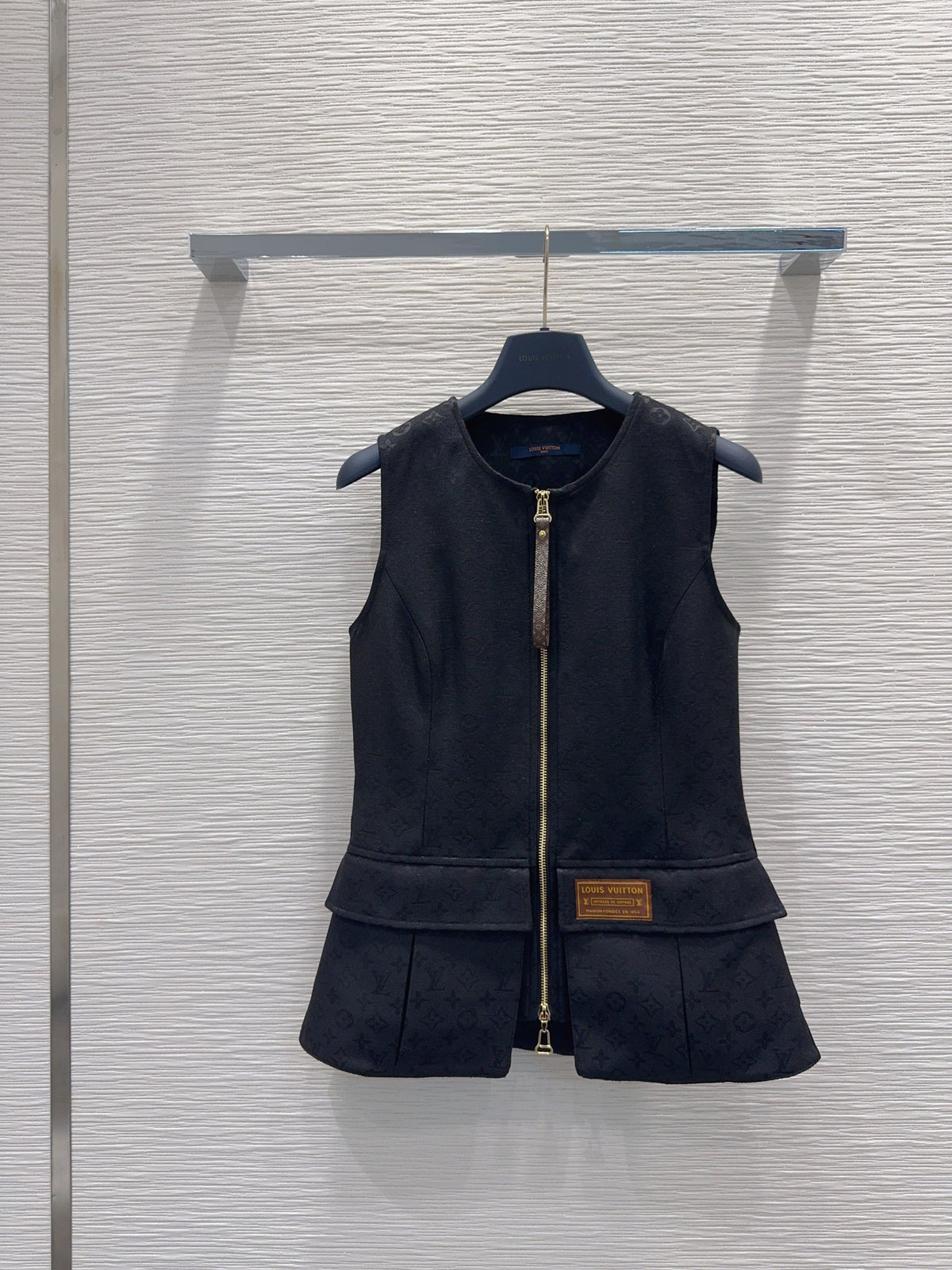 26FW New Vest