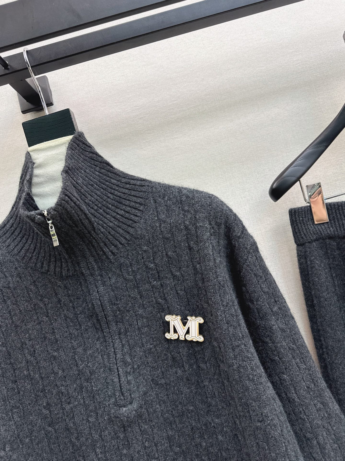 Max Mara/26 Early Autumn Latest Wool Suit