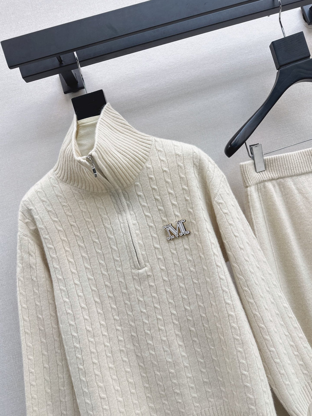 Max Mara/26 Early Autumn Latest Wool Suit