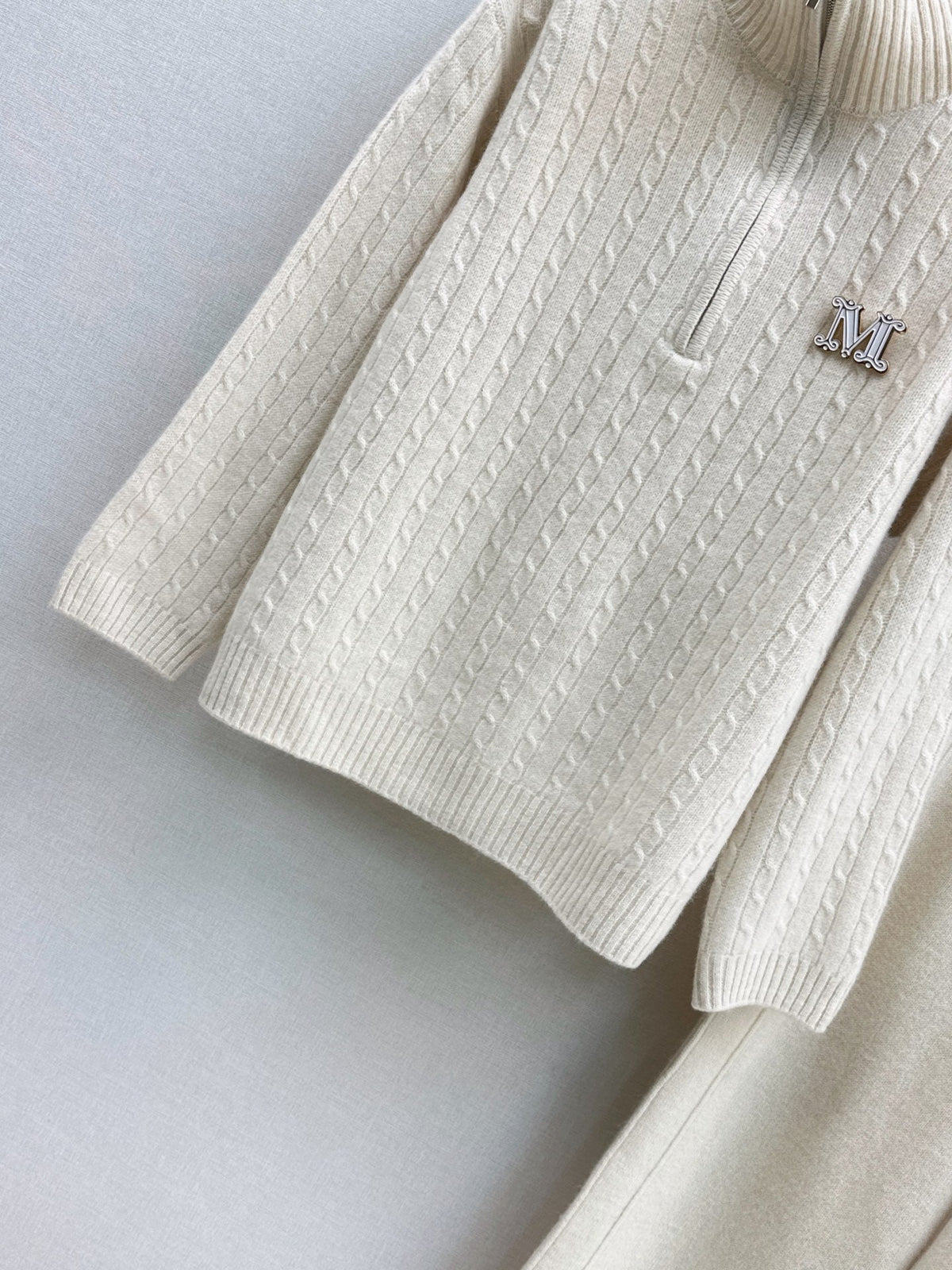 Max Mara/26 Early Autumn Latest Wool Suit