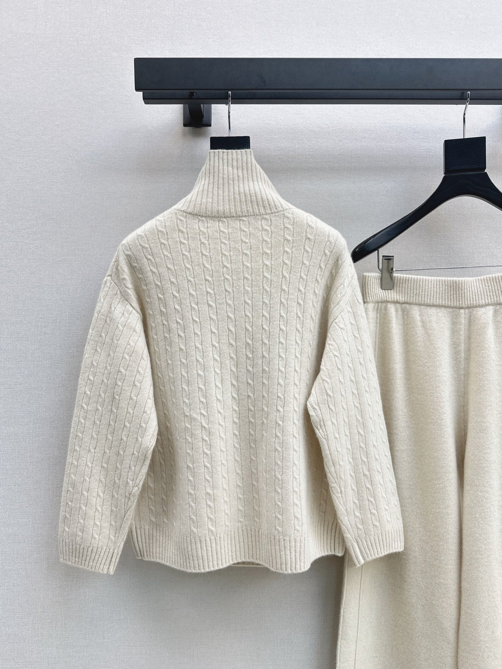 Max Mara/26 Early Autumn Latest Wool Suit