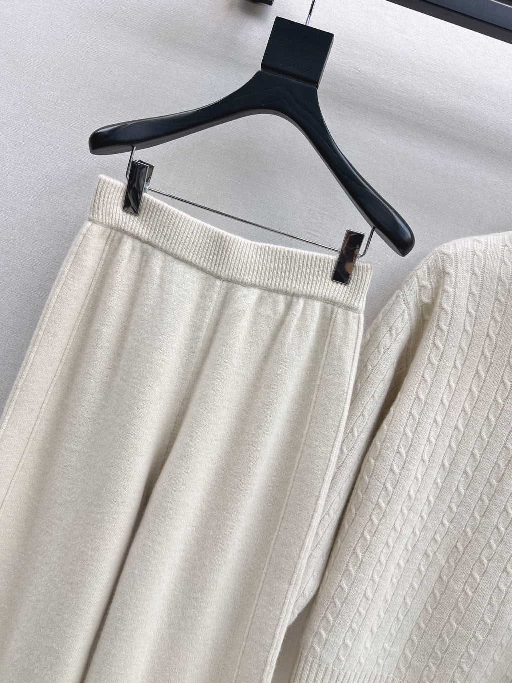 Max Mara/26 Early Autumn Latest Wool Suit