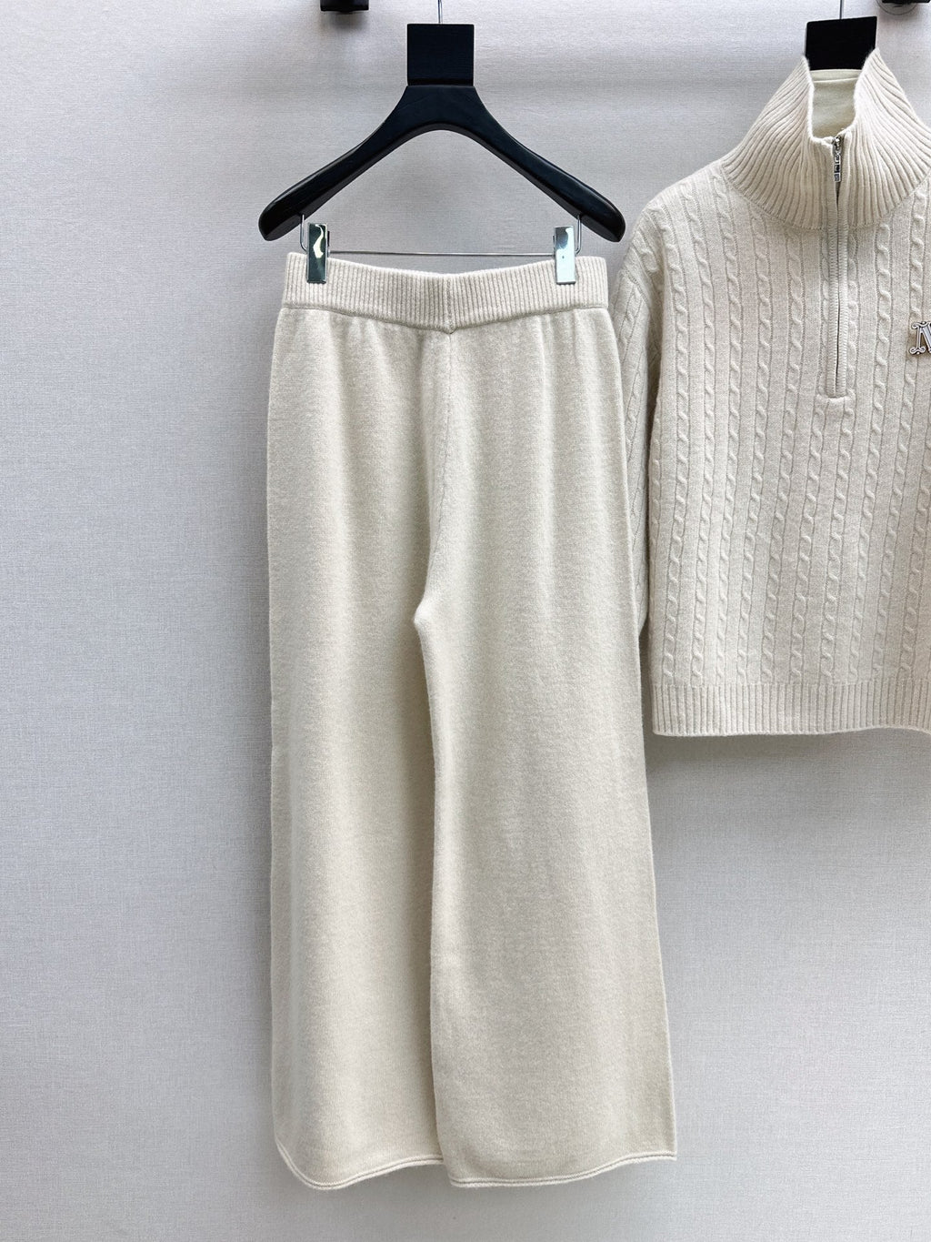 Max Mara/26 Early Autumn Latest Wool Suit