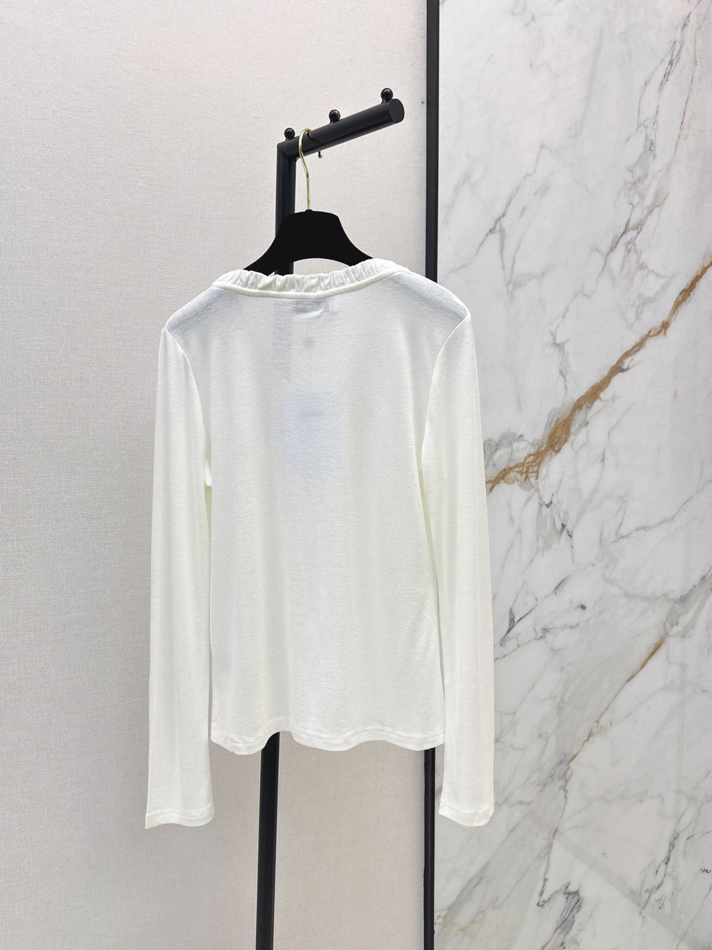 26 Early Autumn New V-Neck Base Shirt