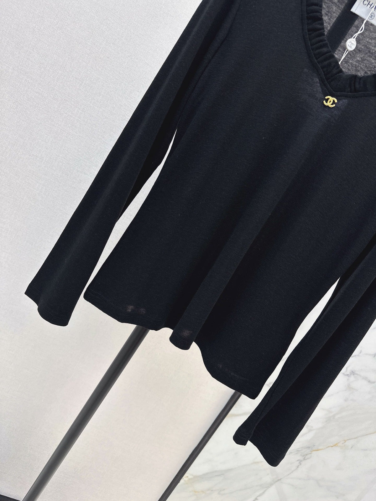 26 Early Autumn New V-Neck Base Shirt