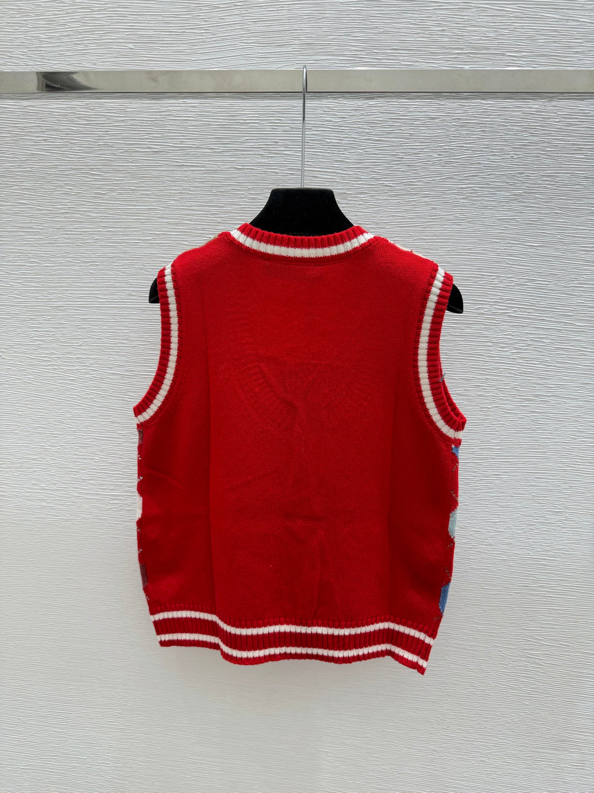 26 New Double C Stripe Hooded Knit Vest