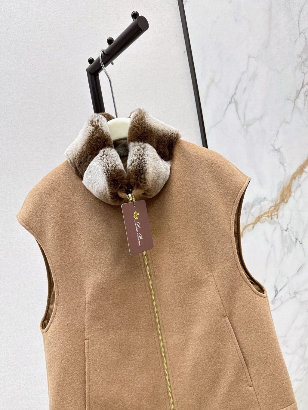 LORO PIANA/ 26 Early Autumn Latest Wool Vest