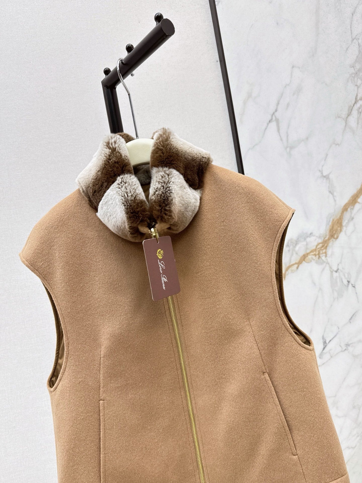 LORO PIANA/ 26 Early Autumn Latest Wool Vest
