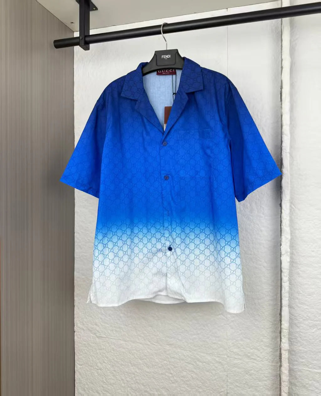 New gradient short sleeved shirt