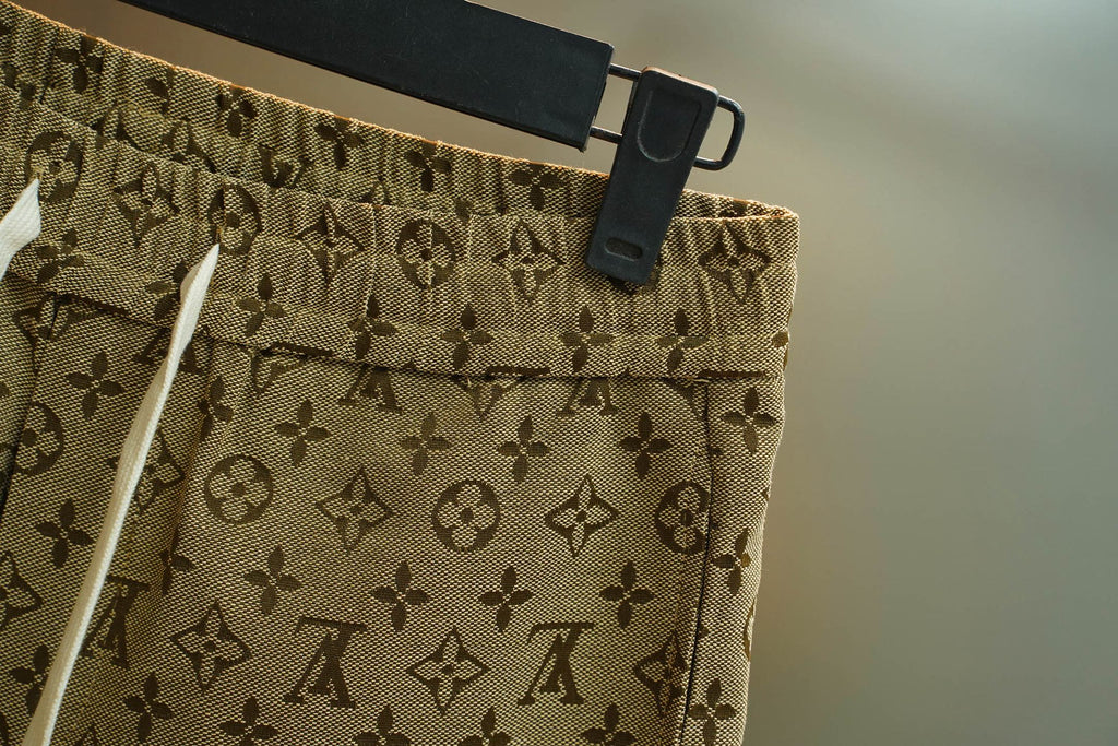 New side woven embroidered shorts