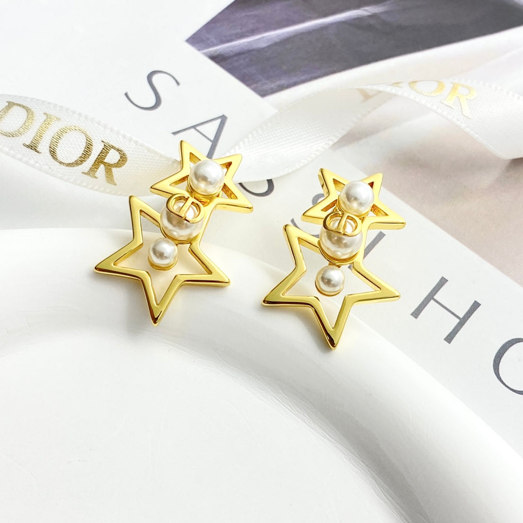 Hollow star pearl earrings