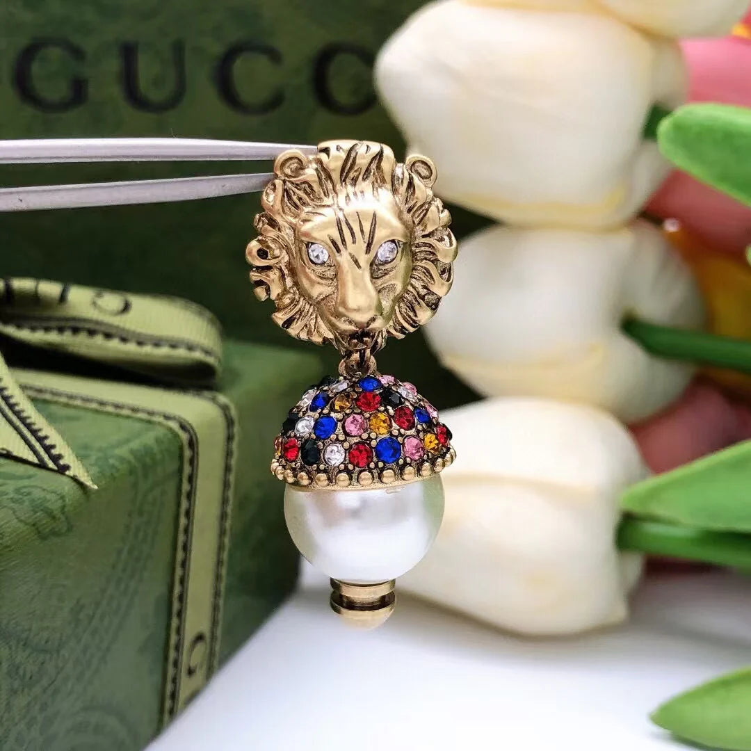 New Lion colored Diamond Earstuds