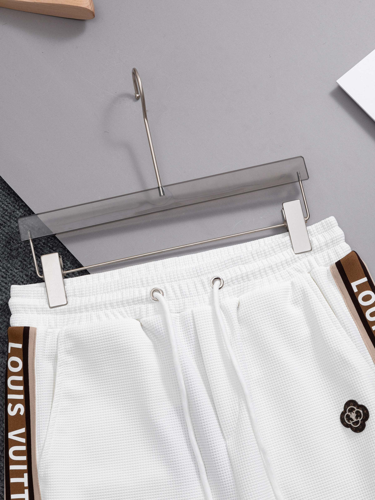 Knitted embroidery logo shorts