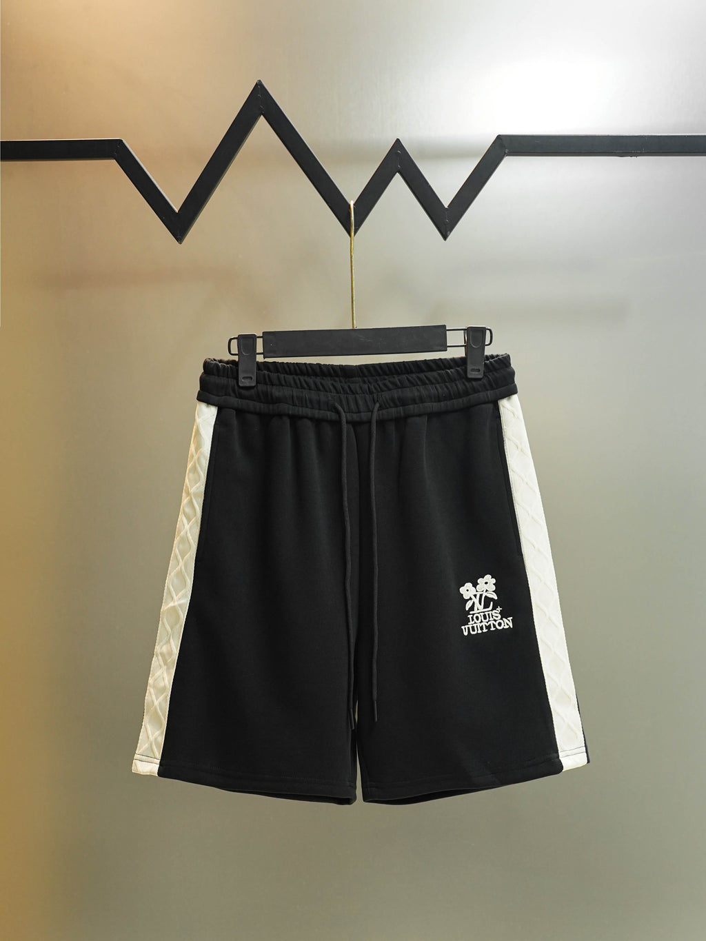 New side woven embroidered shorts