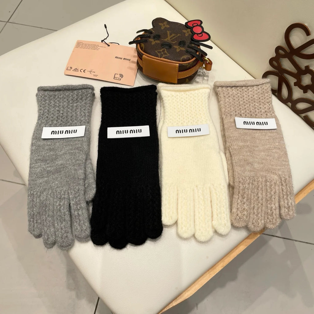 Knitted wool gloves for autumn and winter 👍
