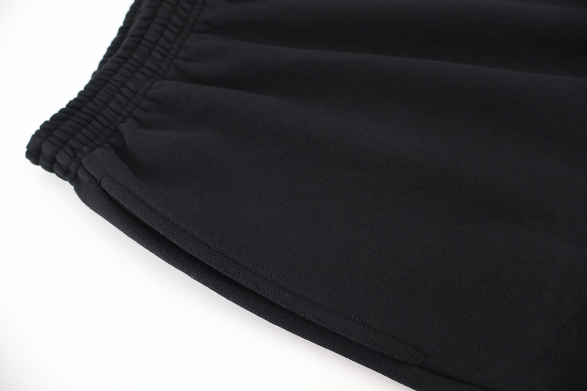 Embroidered cropped shorts