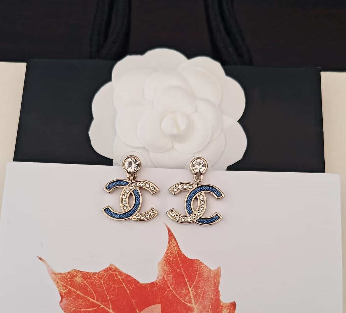 New round diamond earrings