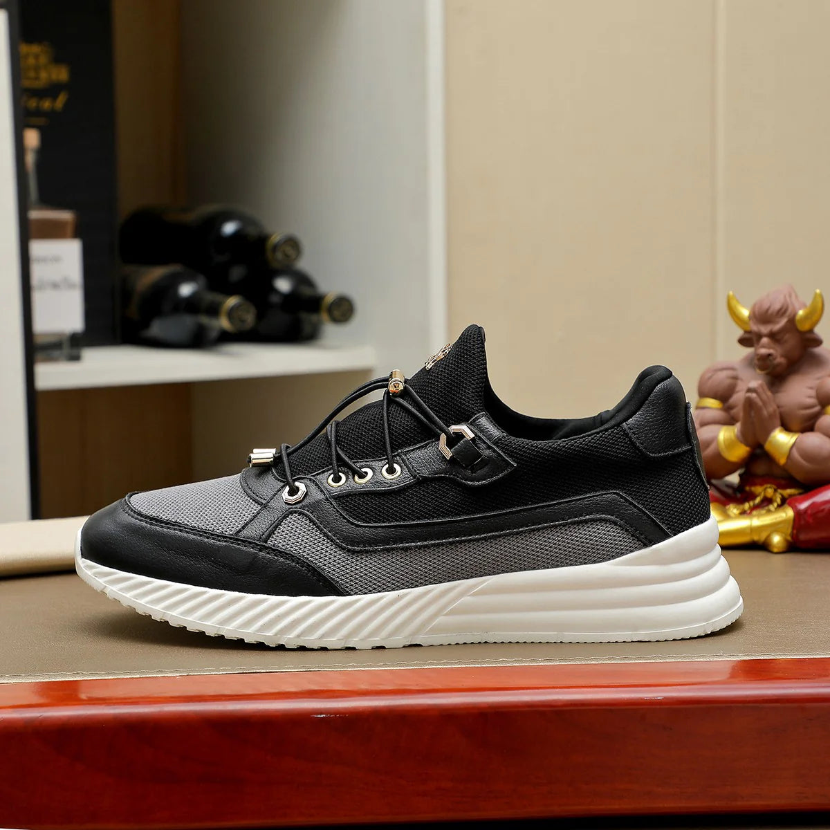 Calf leather sports shoes