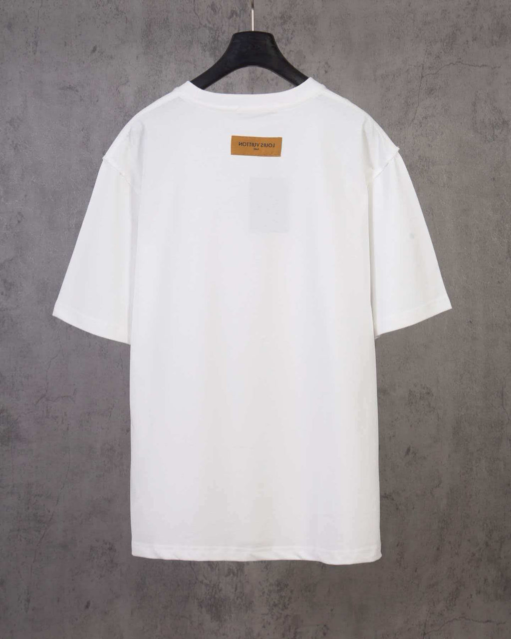 Embossed embossed short sleeved T-shirt