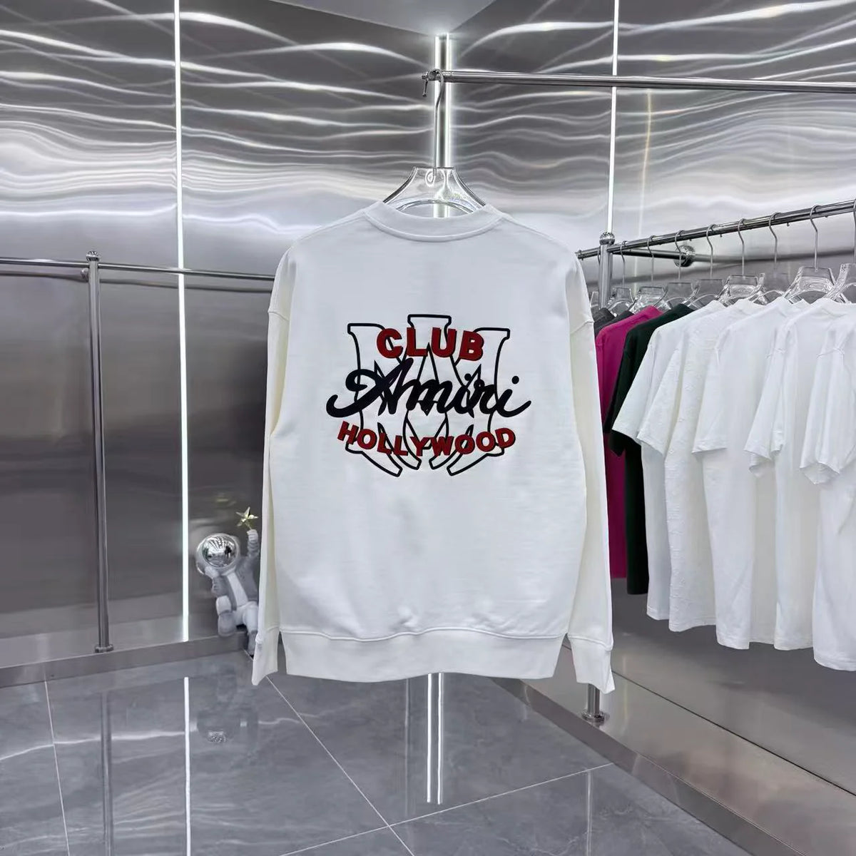 Round neck long sleeved sweatshirt