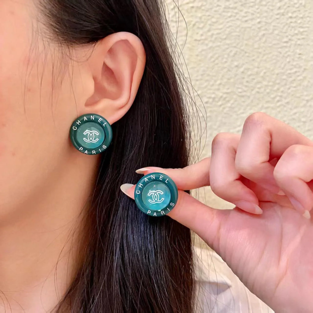 New round letter earrings