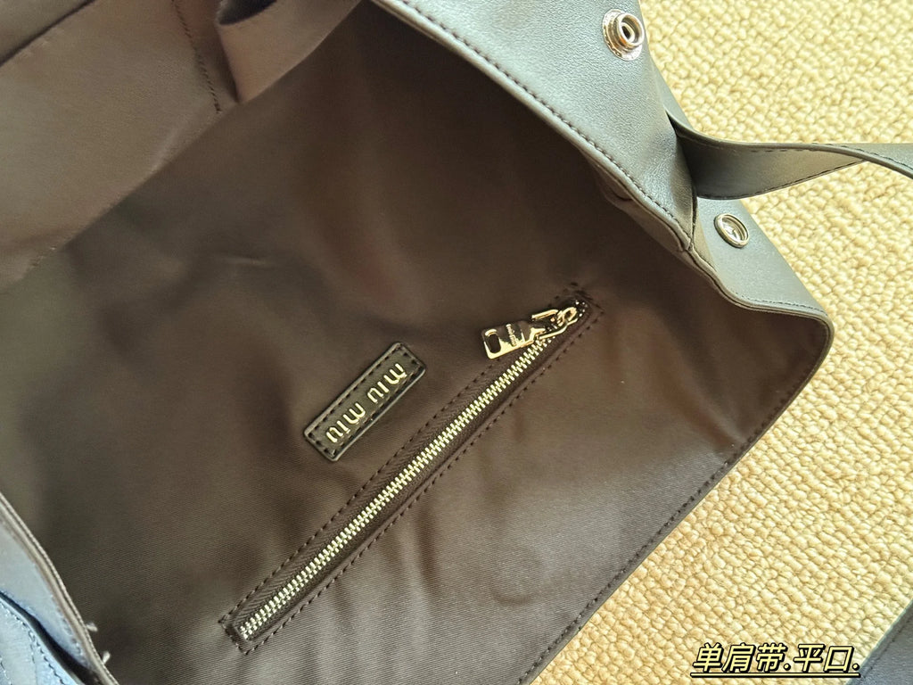 Flat mouth vertical tote bag