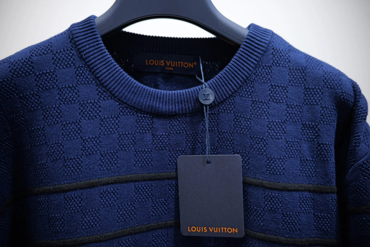 Pullover knitted sweater