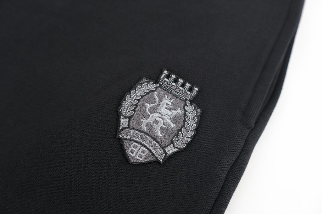 Embroidered cropped shorts