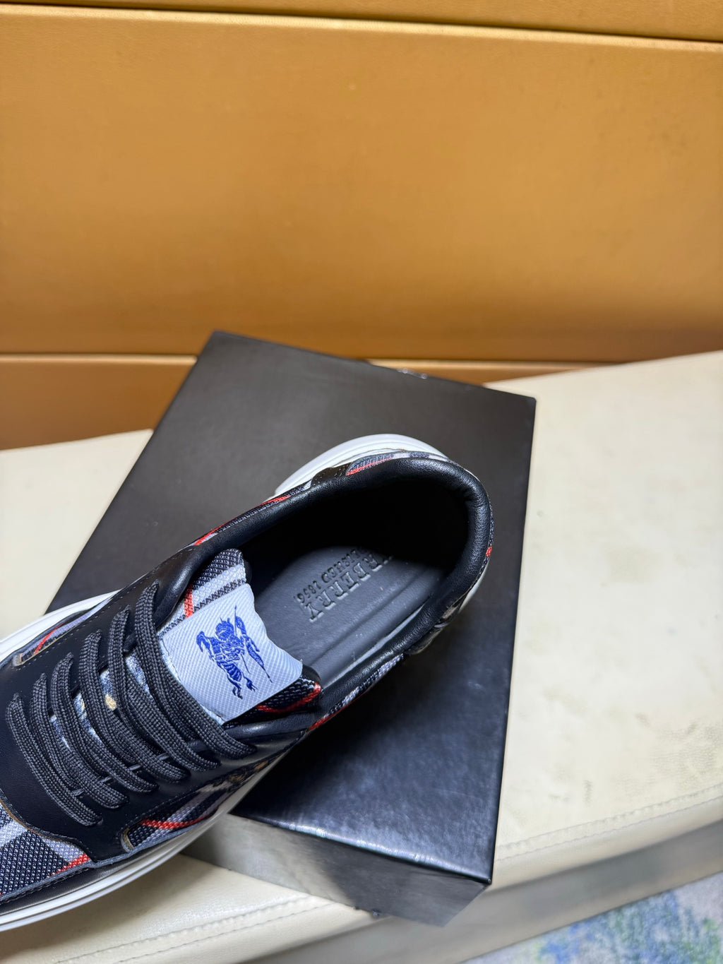 🏃 Casual shoes are a must-have for trendy men