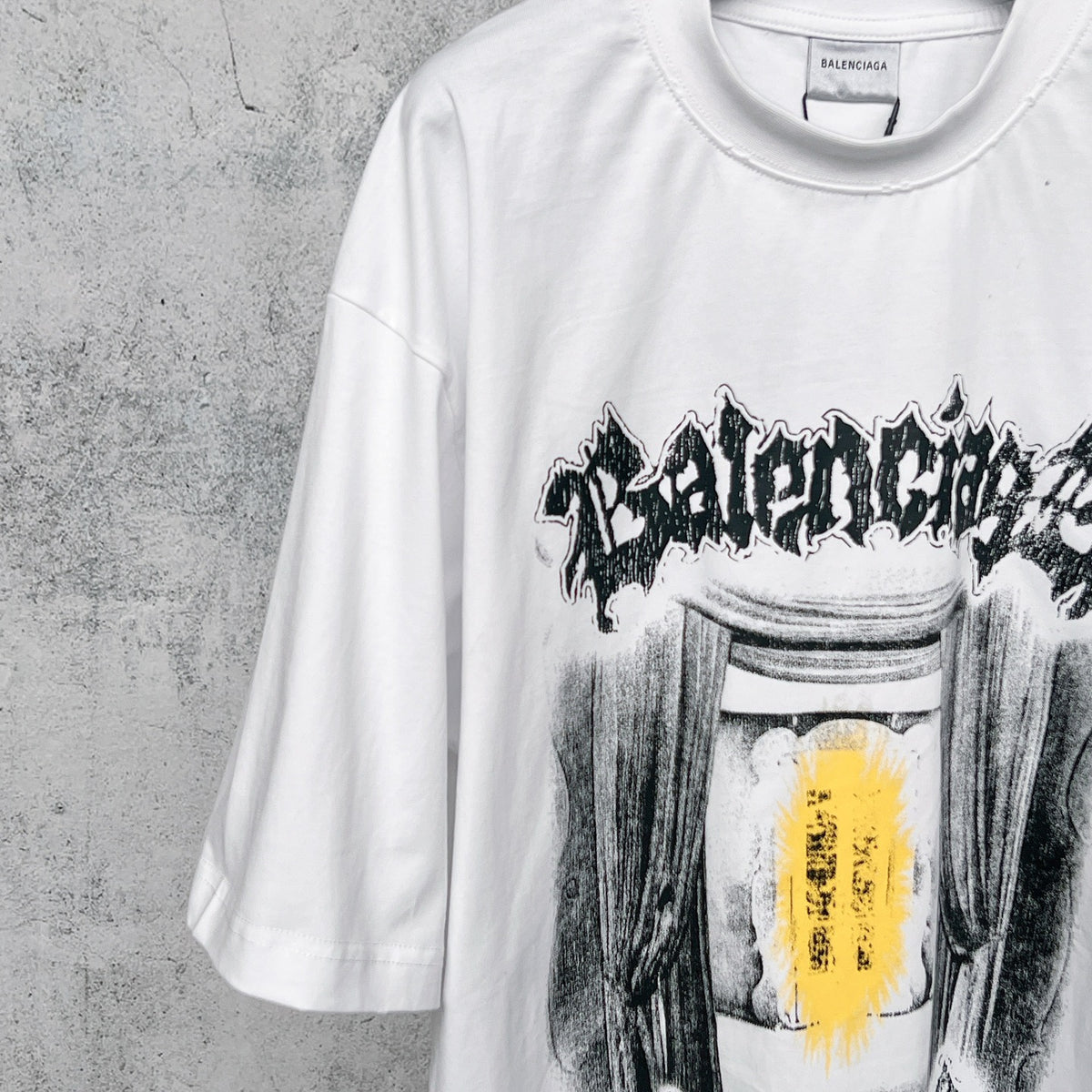 Wear out finished clothing, spray printed short sleeved T-shirt