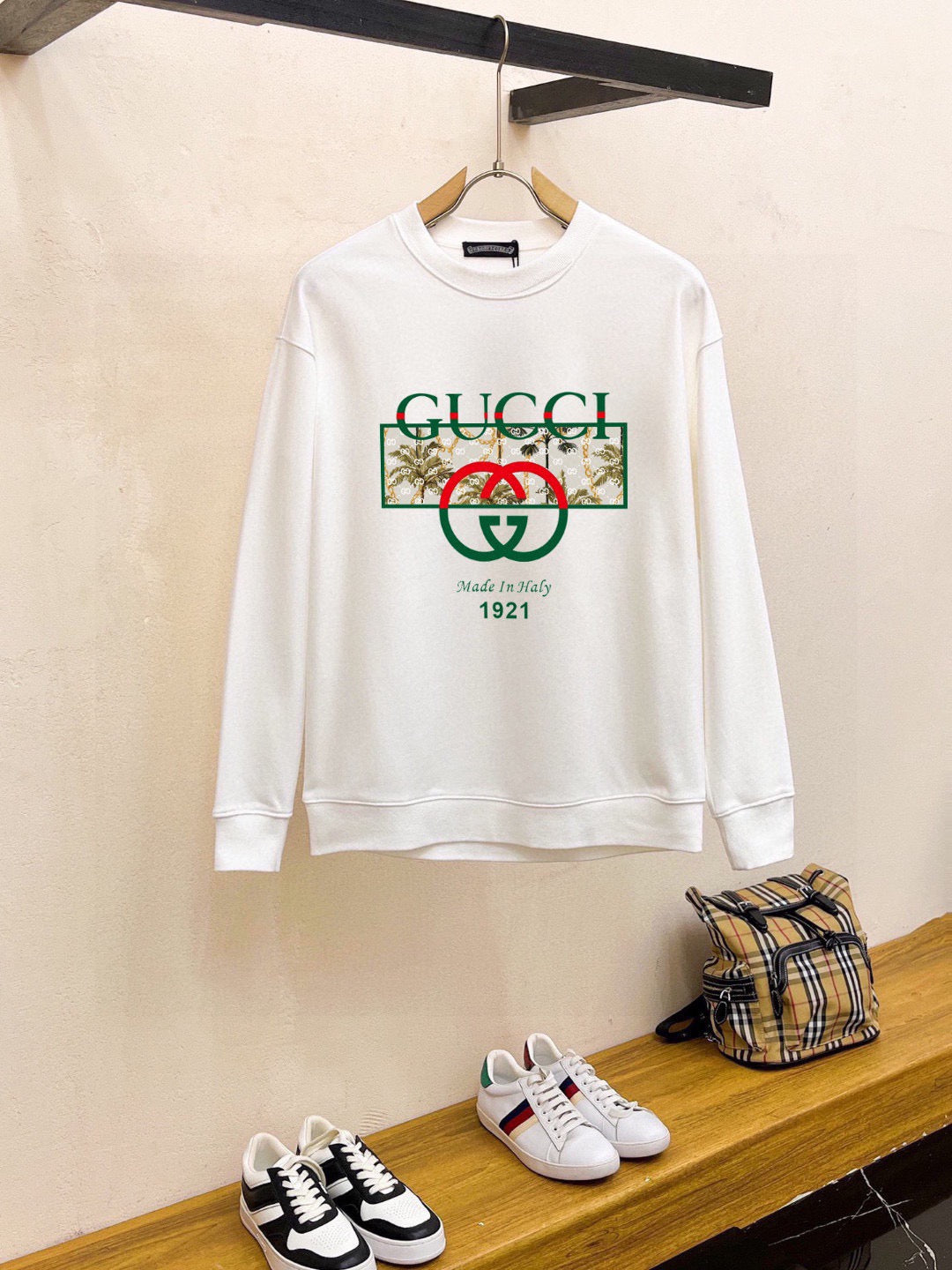 New long sleeved round neck sweatshirt 5