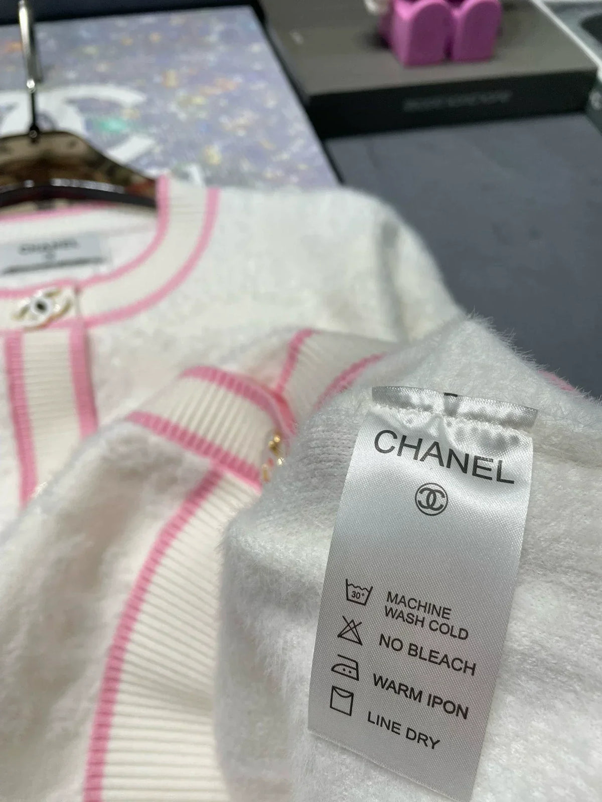 New autumn style three-dimensional jacquard temperament cardigan