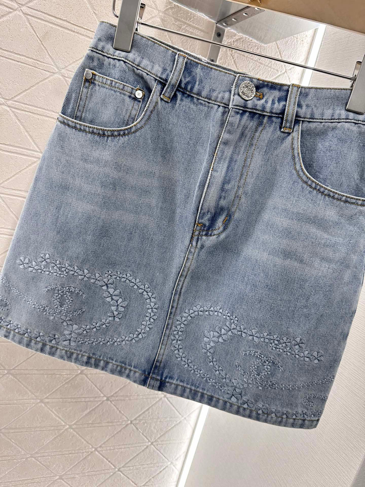 25ss Camellia Embroidery Denim Skirt