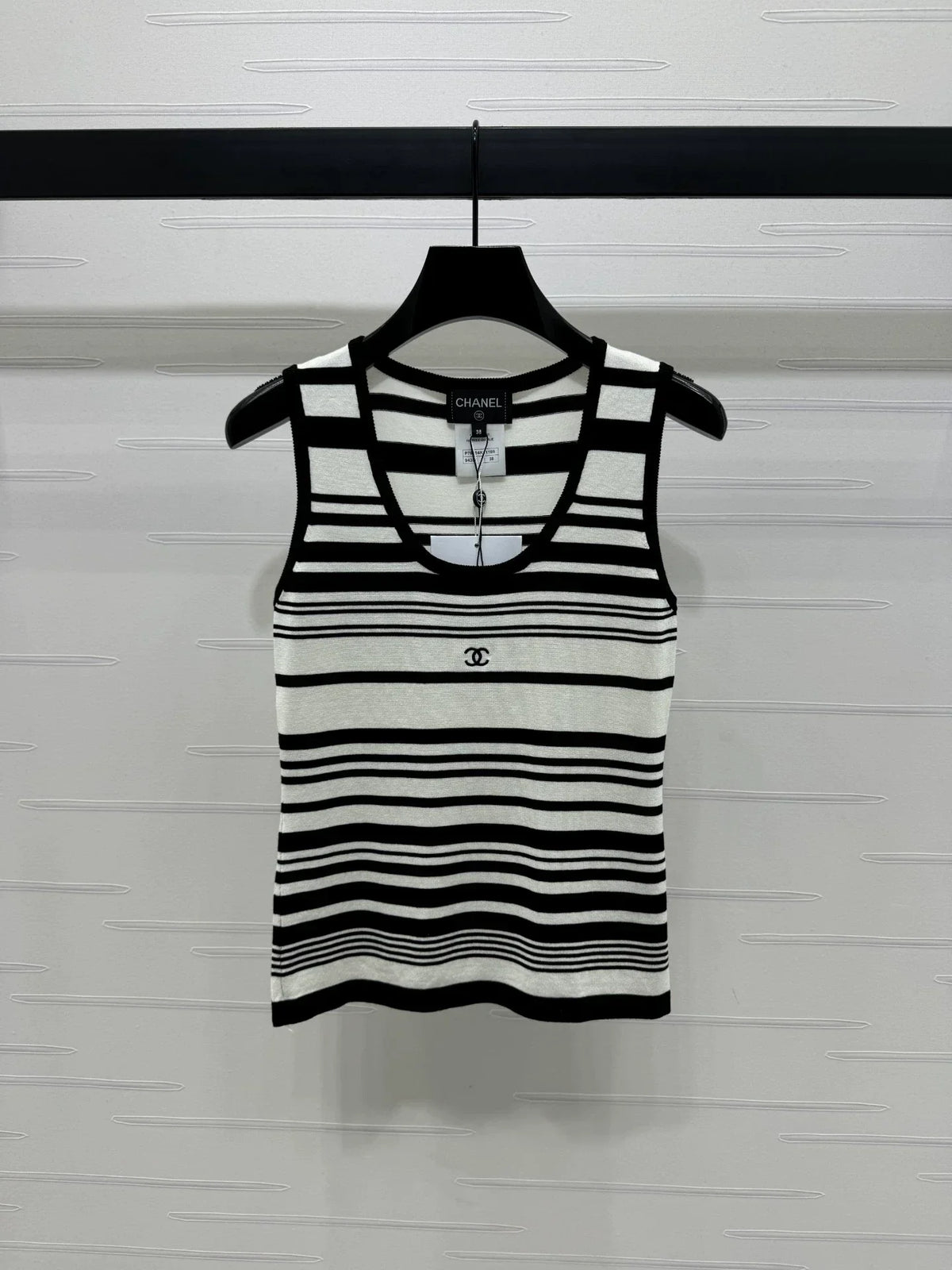 25 Spring and Summer Newest Style! U-neck striped knitted vest