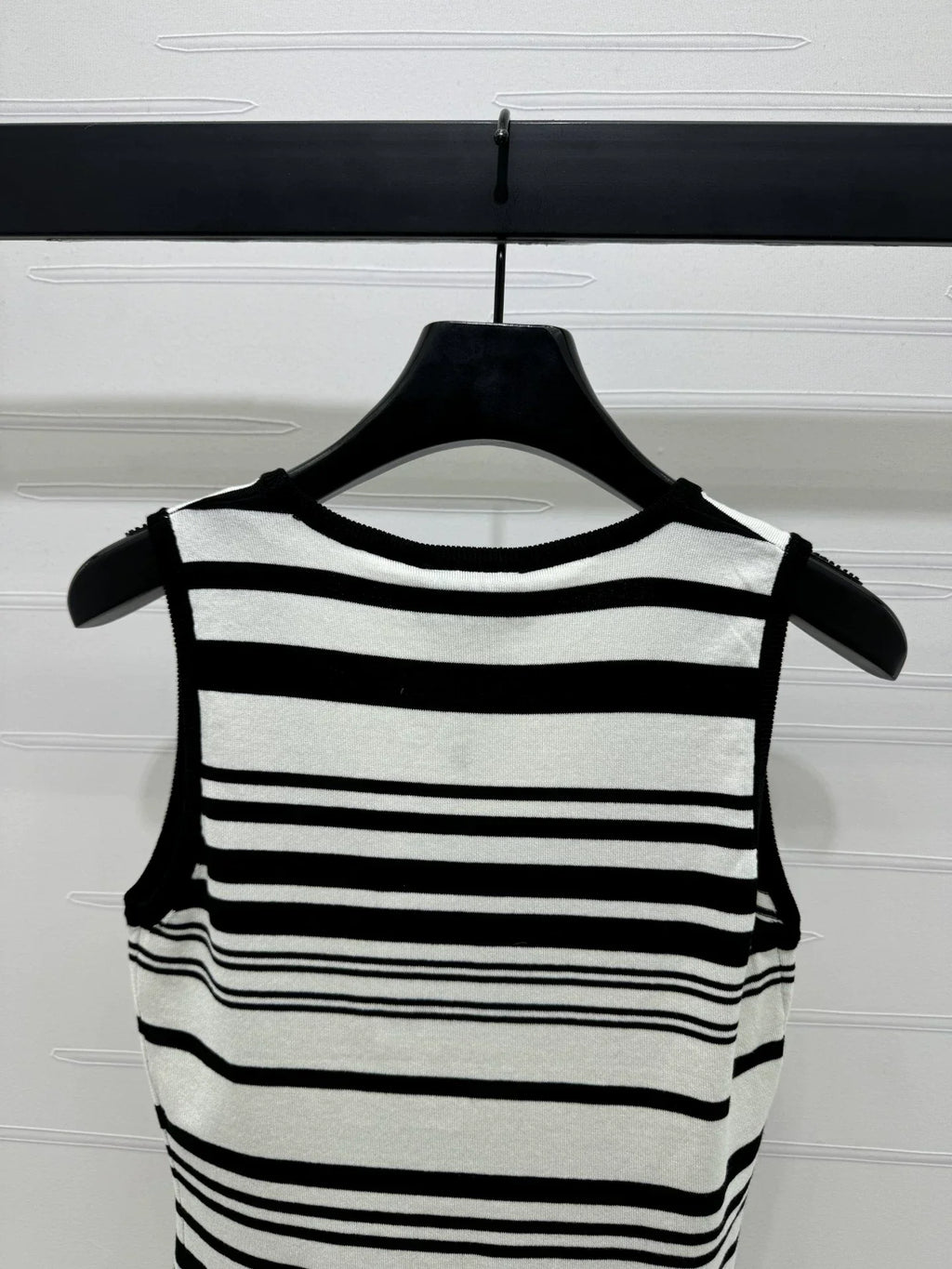 25 Spring and Summer Newest Style! U-neck striped knitted vest