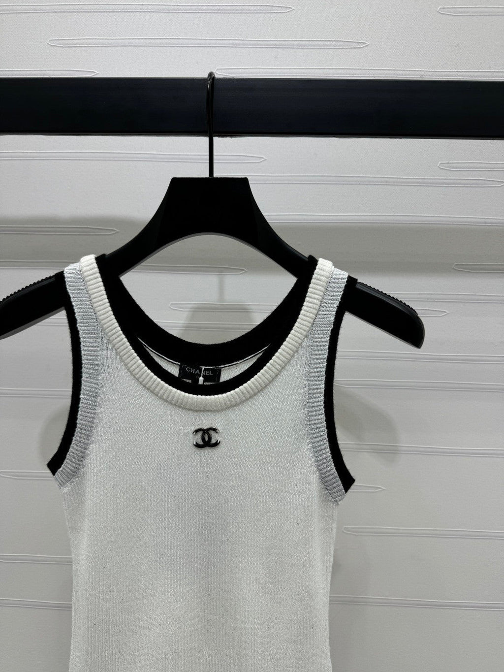 25 Spring and Summer Latest Series Sequined Knitted Vest