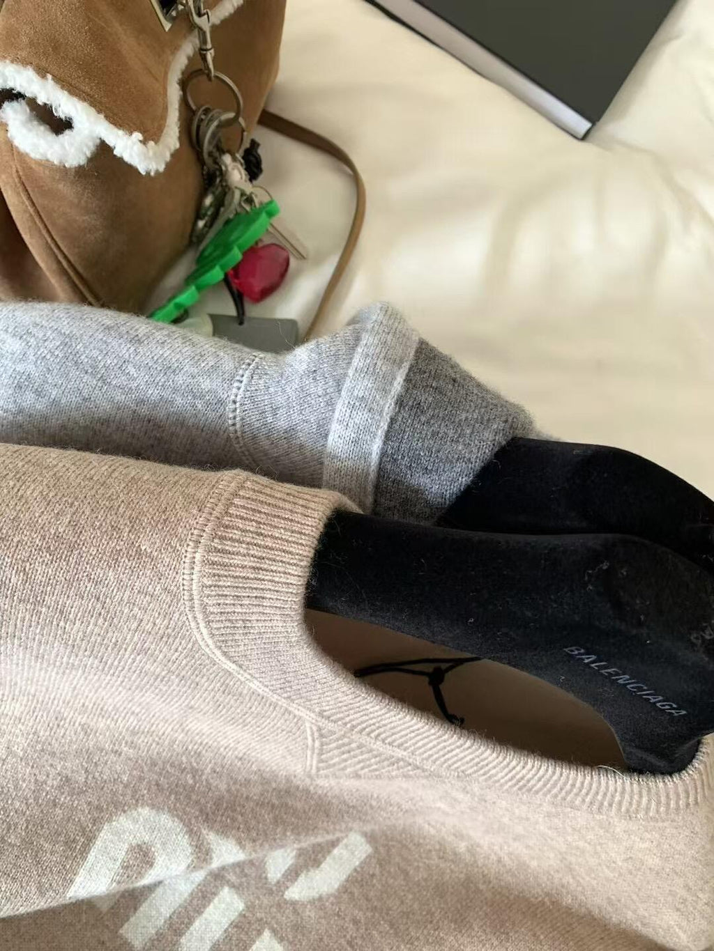 Cashmere coat with double zipper design