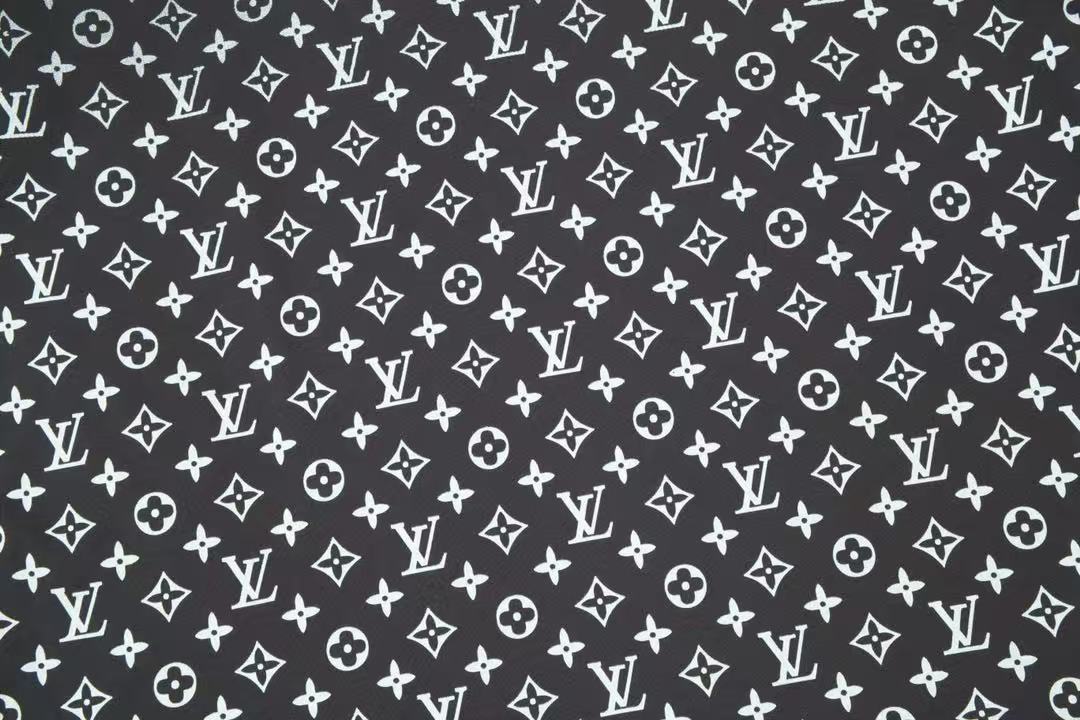 MONOGRAM GRADIENT BLACK WHITE T SHIRT
