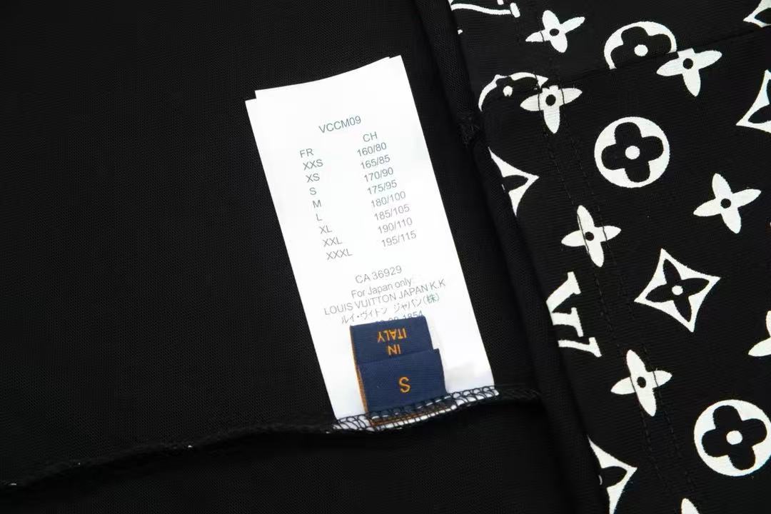 MONOGRAM GRADIENT BLACK WHITE T SHIRT