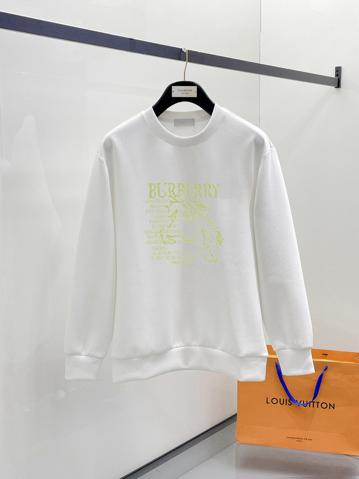 Early spring latest long sleeved round neck sweatshirt 21