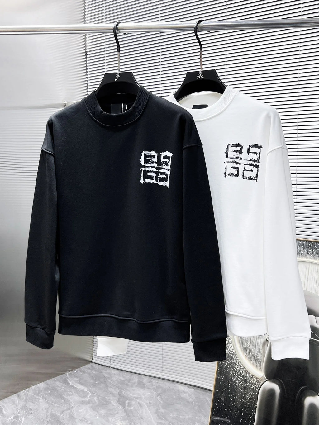 Early autumn new long sleeved round neck sweatshirt